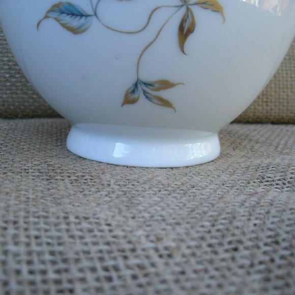 Vintage Kaiser Floral Design Porcelain Vase - Picture 15 of 16